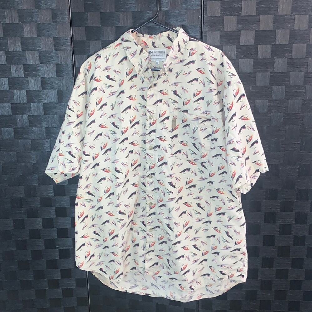 Men’s Columbia Button Down Shirt Size: 2XL